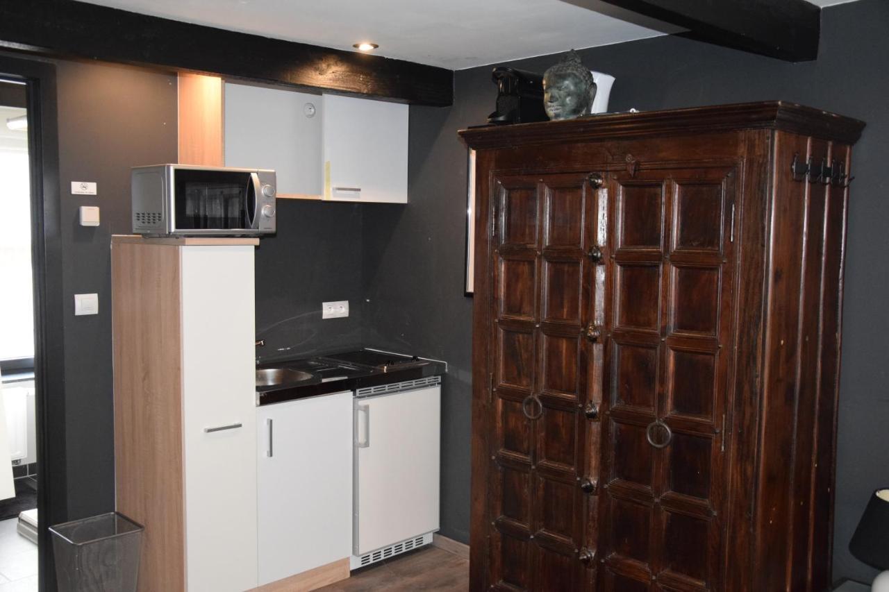 Studio Frodo En Zazou Maaseik Exteriör bild