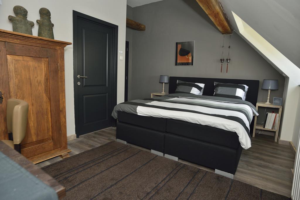 Studio Frodo En Zazou Maaseik Exteriör bild